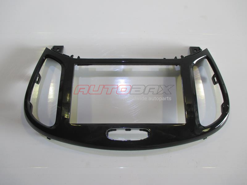 Stereo Frame / Dashboard Trim Cover Juke (F15) 2011>