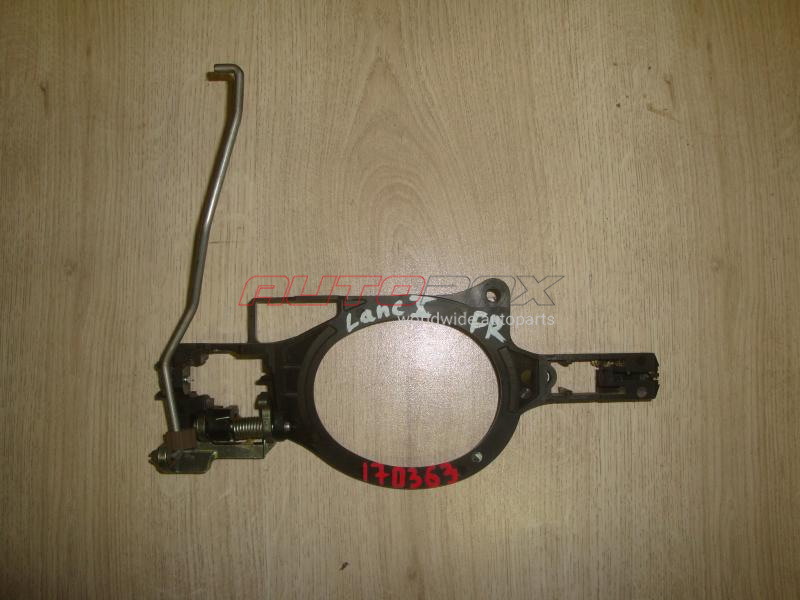 Front Right Door Handle Bracket Lancer X (CY) 2007>