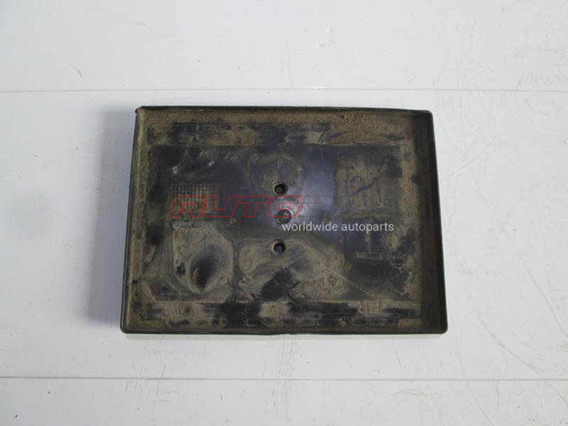 Battery Hold-Down Juke (F15) 2011>