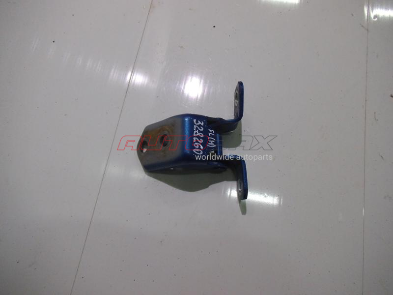 Front Left Door Hinge CX 5 2012>