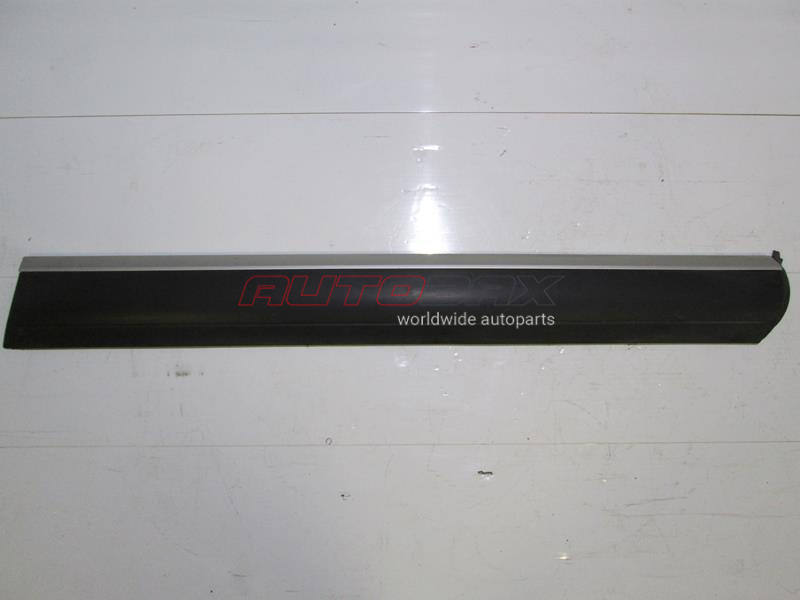 Molding / Trim Door Front Right Cayenne 2003>2010