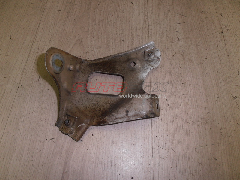 Left Front Fender Bracket Orlando 2011>