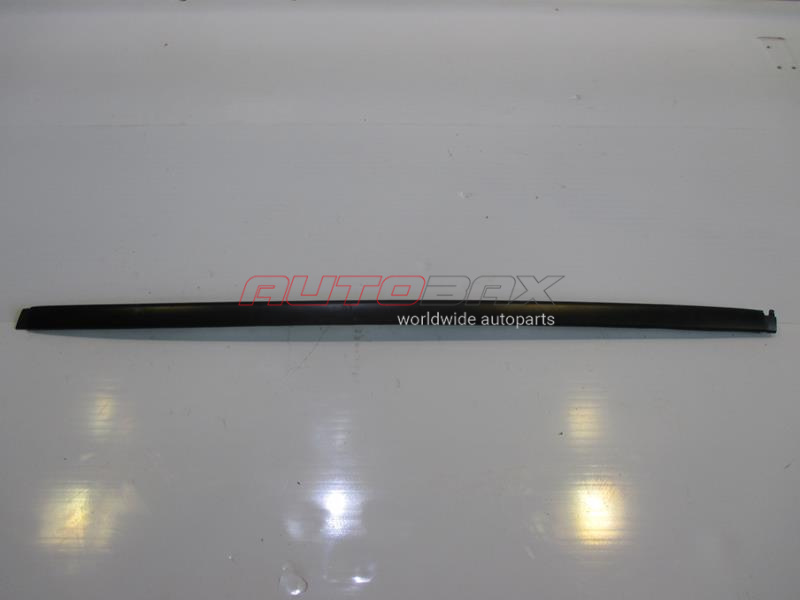 Molding/Windshield Trim Land Cruiser (150) Prado 2009>