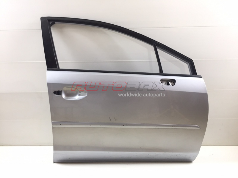 Door Front Right Subaru XV 2011>