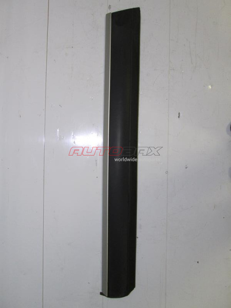 Molding / Trim Door Front Left Cayenne 2003>2010