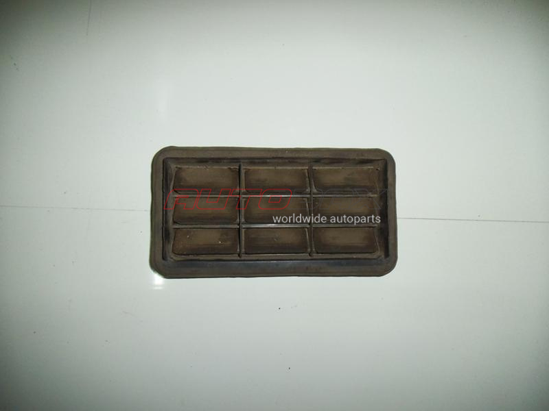 Grille Drainage Chrysler/Dodge Caliber 2006>2011