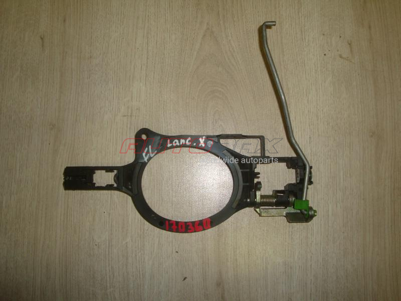 Front Left Door Handle Bracket Lancer X (CY) 2007>