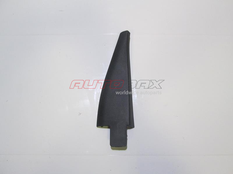 Rear Left Door Trim Panel Note (E11) 2006>2012