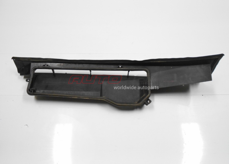 Jabot (Trapezoid Wiper Trim) Fusion 2002>