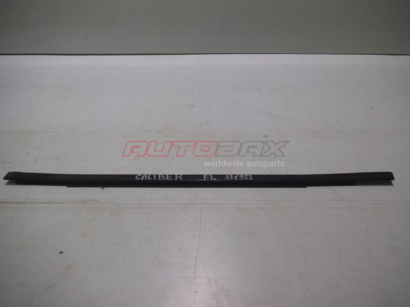 Front Left Door Glass Seal Caliber 2006>2011
