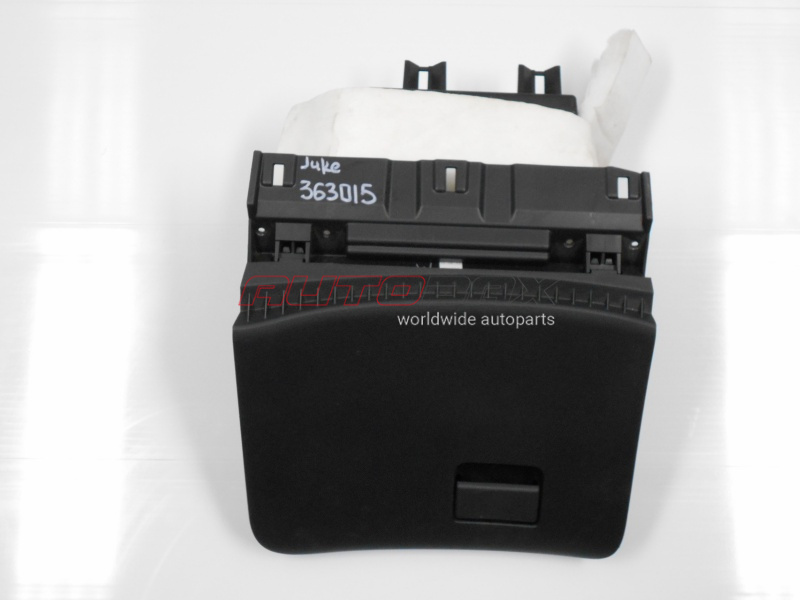 Glove compartment Nissan Juke (F15) 2011>