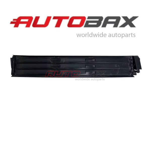 Radiator Deflector (Center) Land Rover Range Rover Sport 2022>