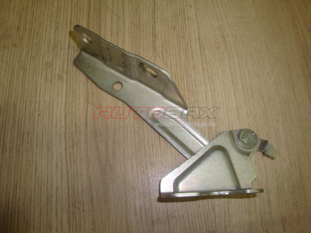 Hood Hinge Left Colt 2004>2012