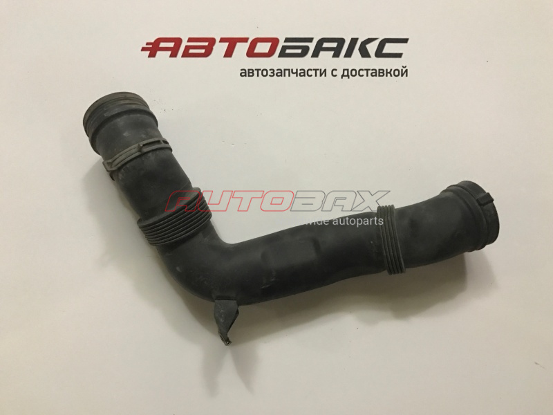 Duct/Intake Jetta 2011>