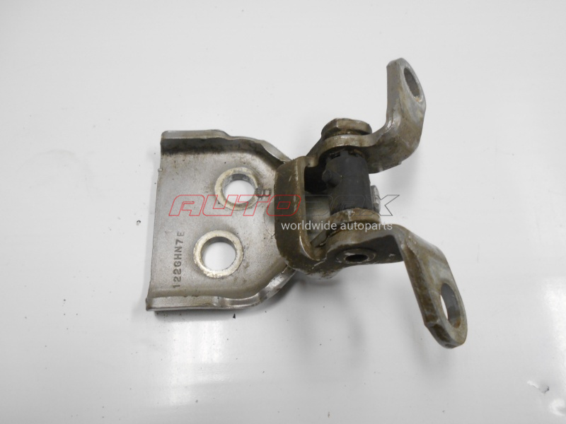 Rear Right Door Hinge Fusion 2002>