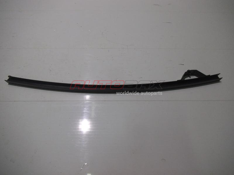 Door Glass Guide Pathfinder (R51M) 2004>2013