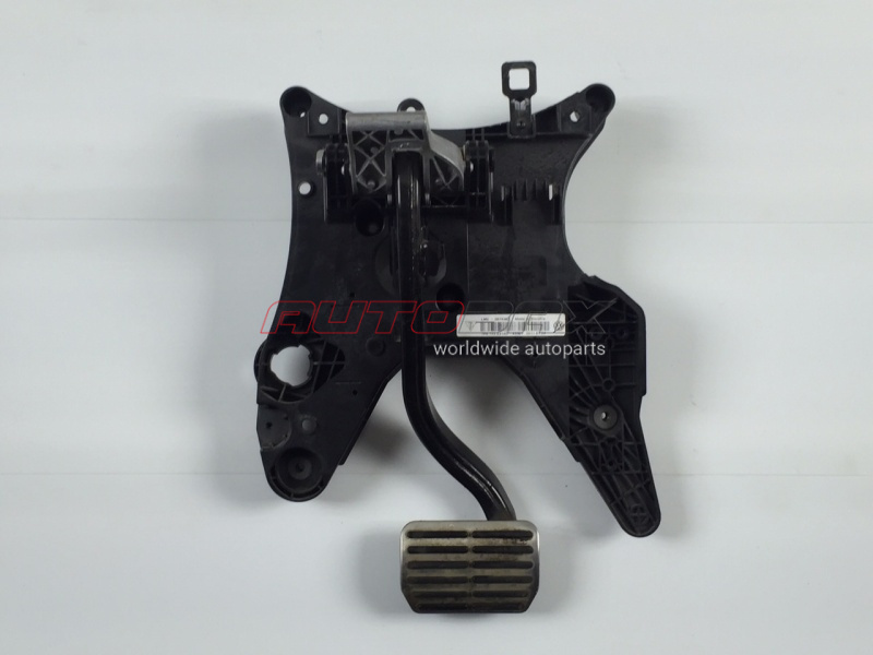 Brake Pedal Touareg 2010>