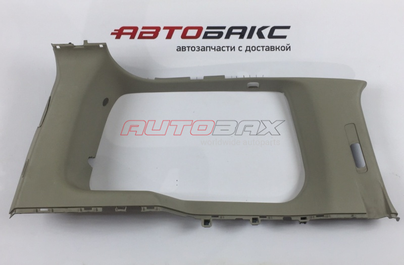 Trunk Trim/Filler QX-56 (JA60) 2004>2009