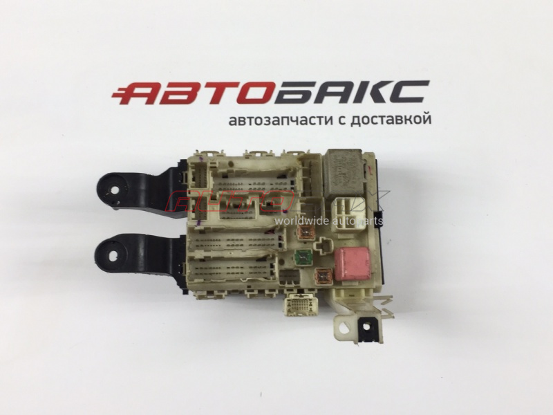 Fuse Block Toyota Corolla (E15) 2006>2013
