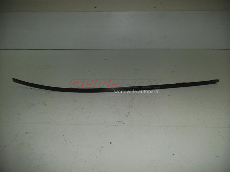 Windshield Molding/Trim Outlander XL (CW) 2006>2012