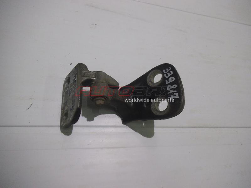 Front Right Door Hinge Discovery III 2004>2009
