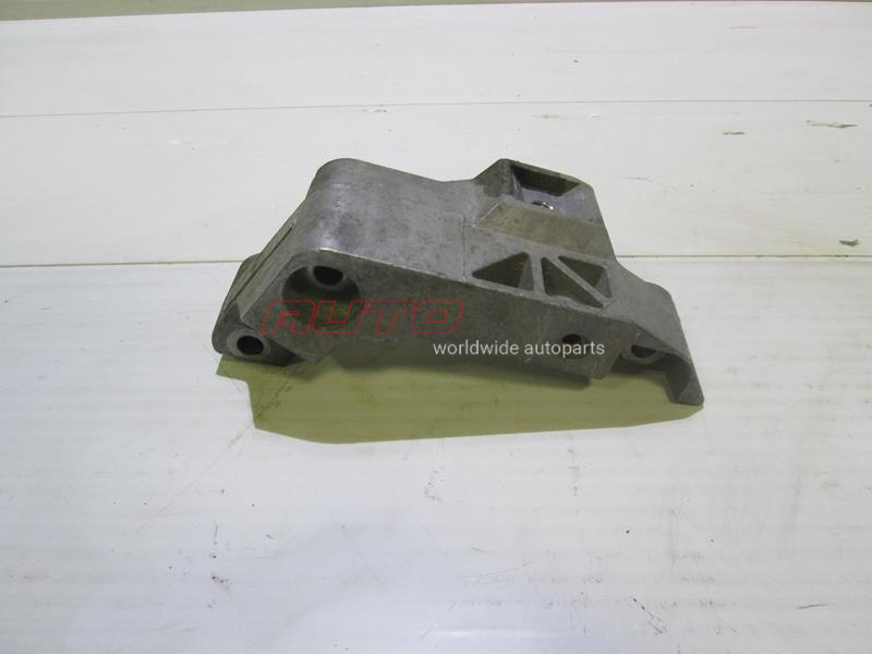 Engine/Transmission Mount Bracket Note (E11) 2006>2012