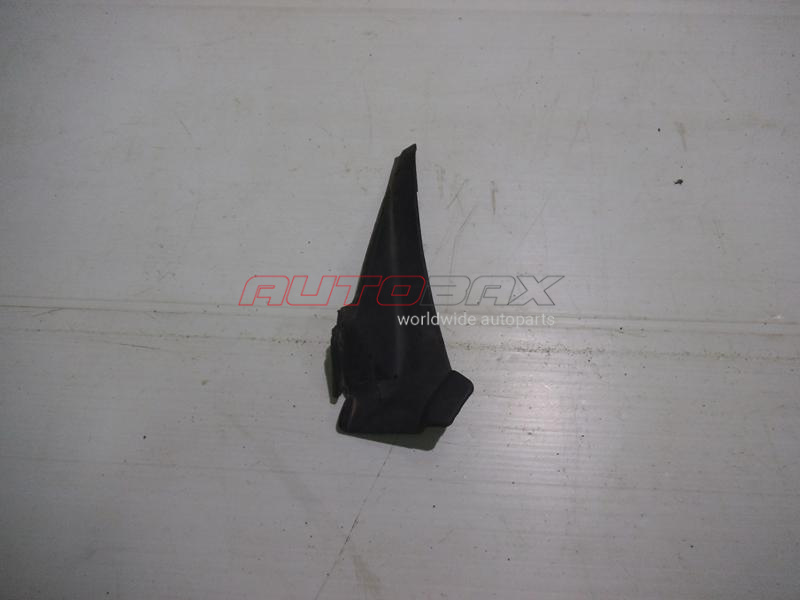 Molding/Windshield Trim Cayenne 2003>2010