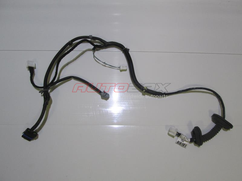 Rear Left Door Wiring Harness Note (E11) 2006>2012
