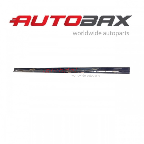 Front Left Door Molding / Trim Nissan Pathfinder (R52) 2014>
