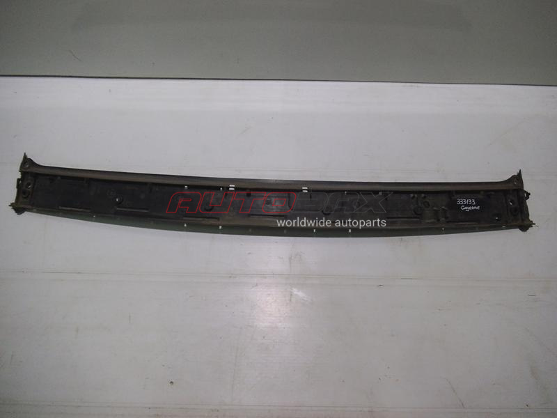 Molding/Door Trim/Trunk Lid Cayenne 2003>2010