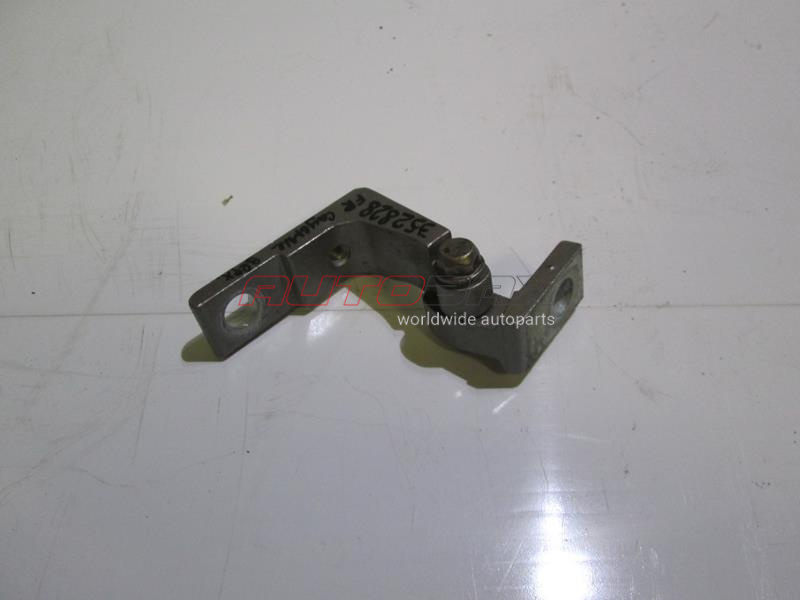 Door Hinge Front Right Cayenne 2003>2010